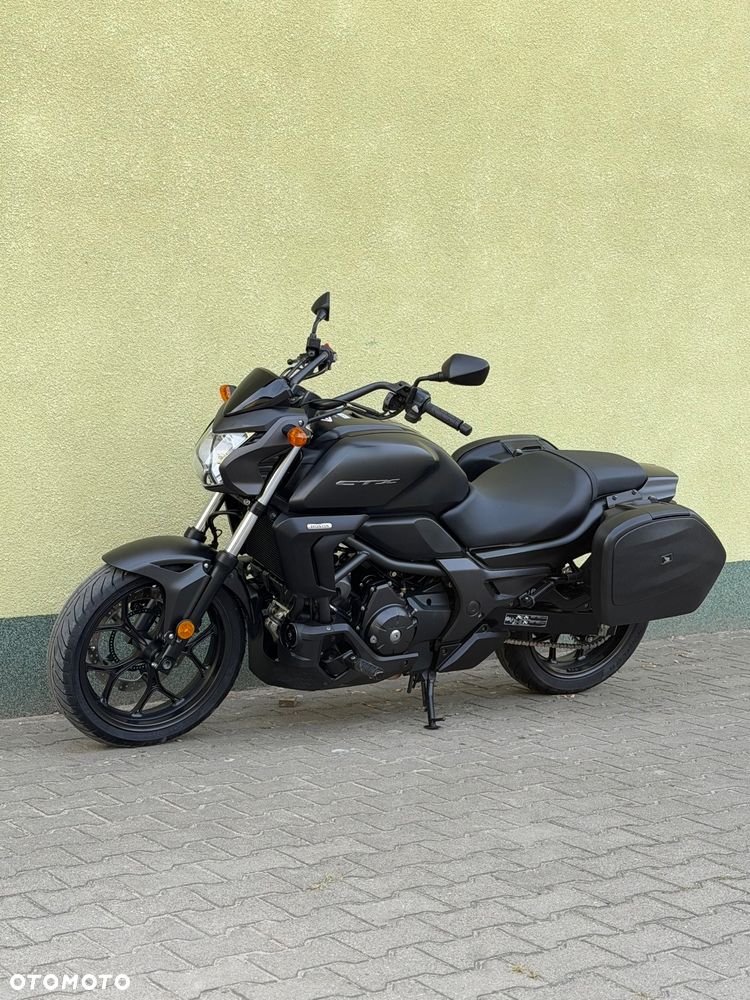 Honda CTX - 28