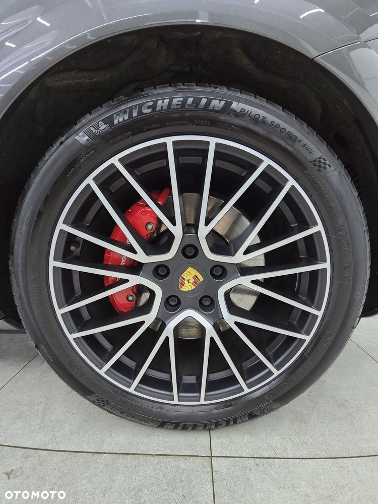 Porsche Cayenne GTS - 12