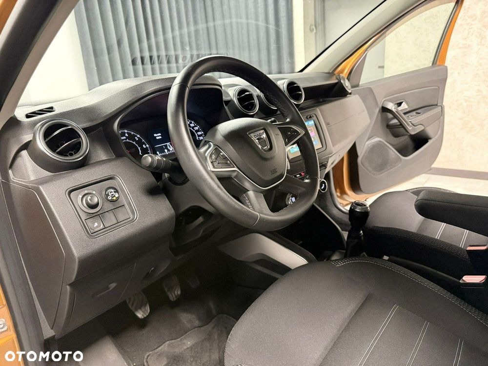 Dacia Duster 1.6 SCe Prestige - 24