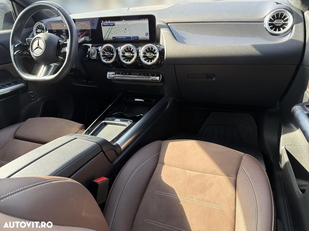 Mercedes-Benz GLA - 13