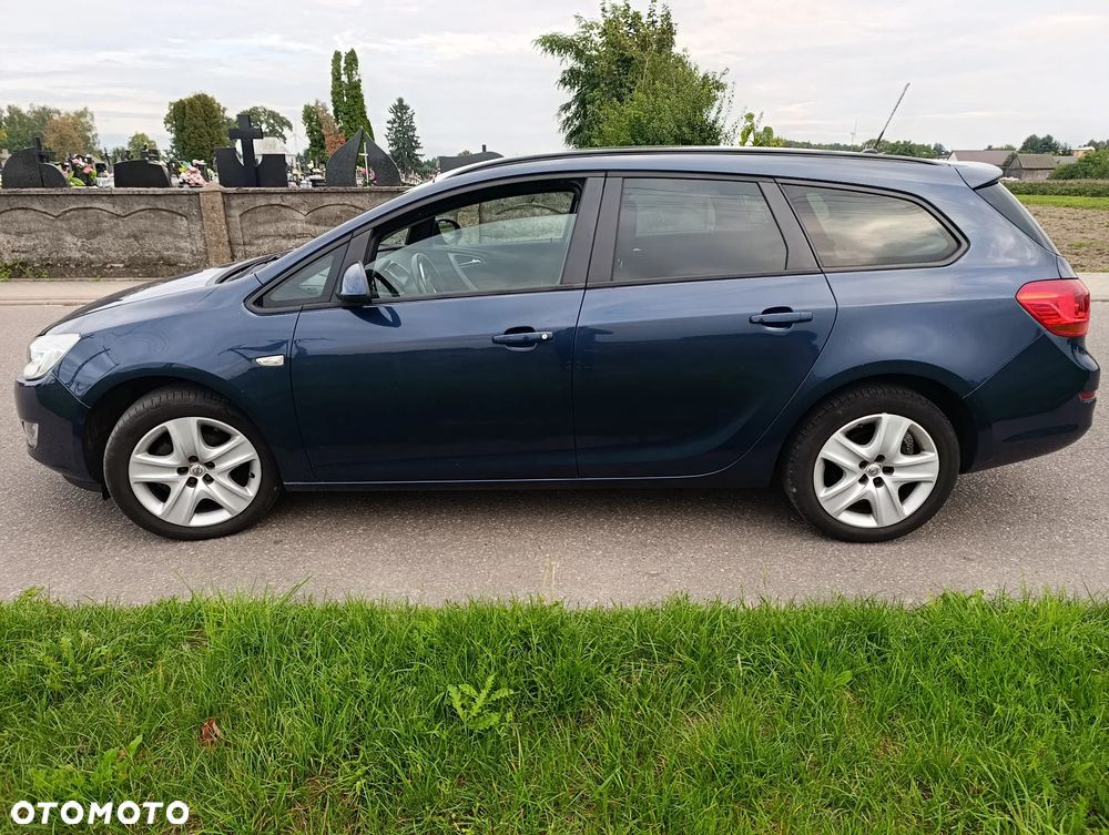 Opel Astra 2012 photo 5