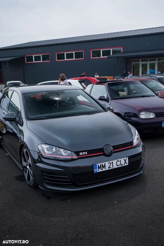 Volkswagen Golf 2.0 TSI GTI - 1