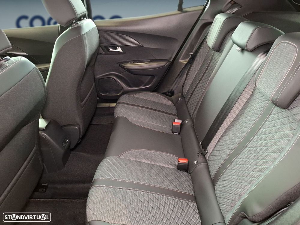 Peugeot 2008 1.2 PureTech Allure — fotografia 14