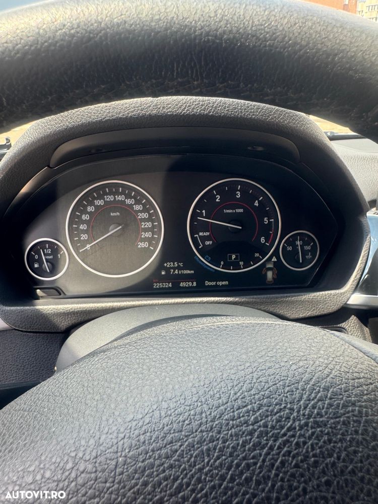 BMW Seria 3 320d xDrive AT - 24