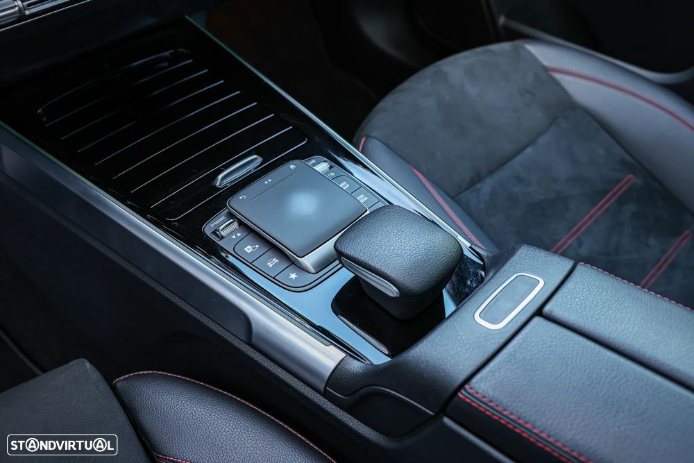 Mercedes-Benz GLB 180 d AMG Line - 24
