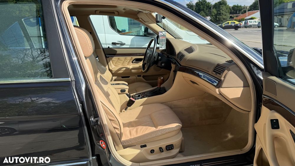 BMW Seria 7 - 23