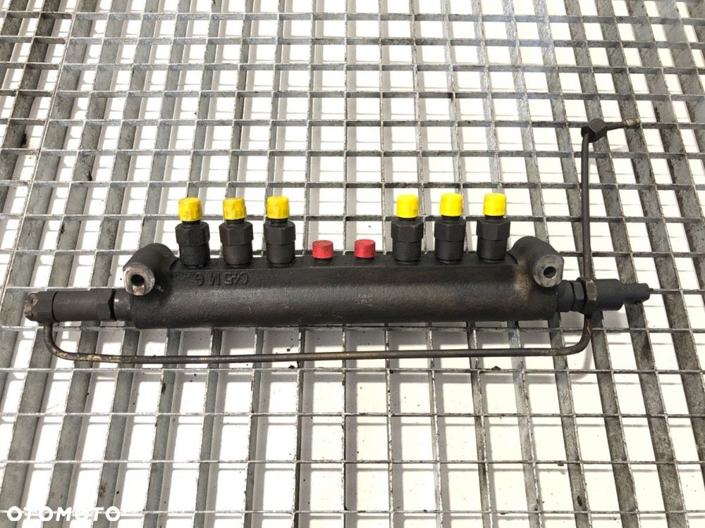 LISTWA WTRYSKOWA  RENAULT TRUCKS MIDLUM 2000 - 2022 220.18/D 0445226008 - 1