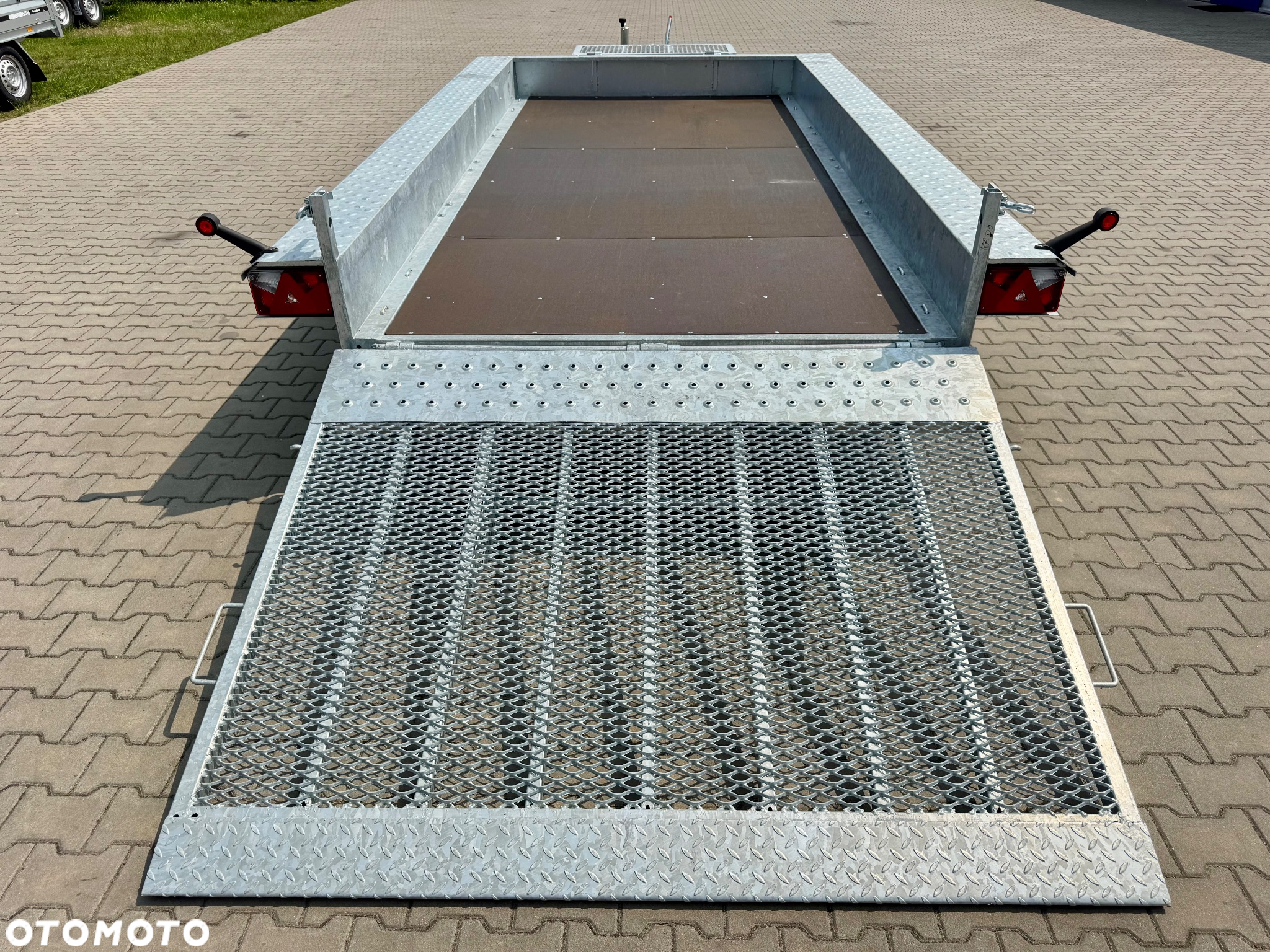 Niewiadów KN401835T - 400 x 185 cm | 2570kg ładowności | trap stalowy | 3-osiowa budowlanka - 23