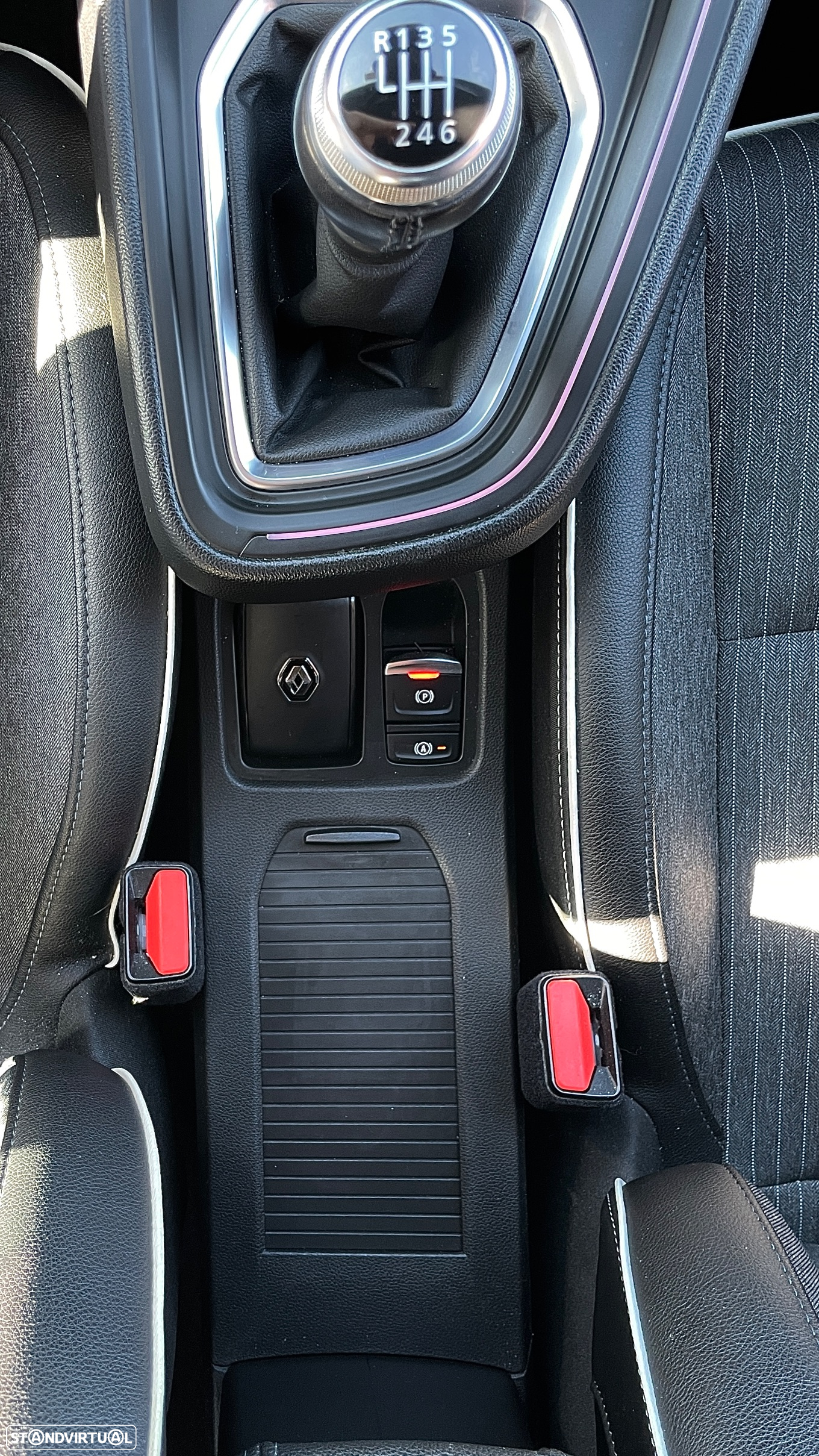 Renault Clio 1.0 TCe Intens - 15