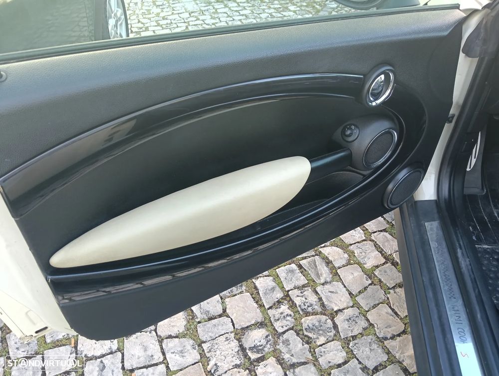MINI Cabrio Cooper S - 25