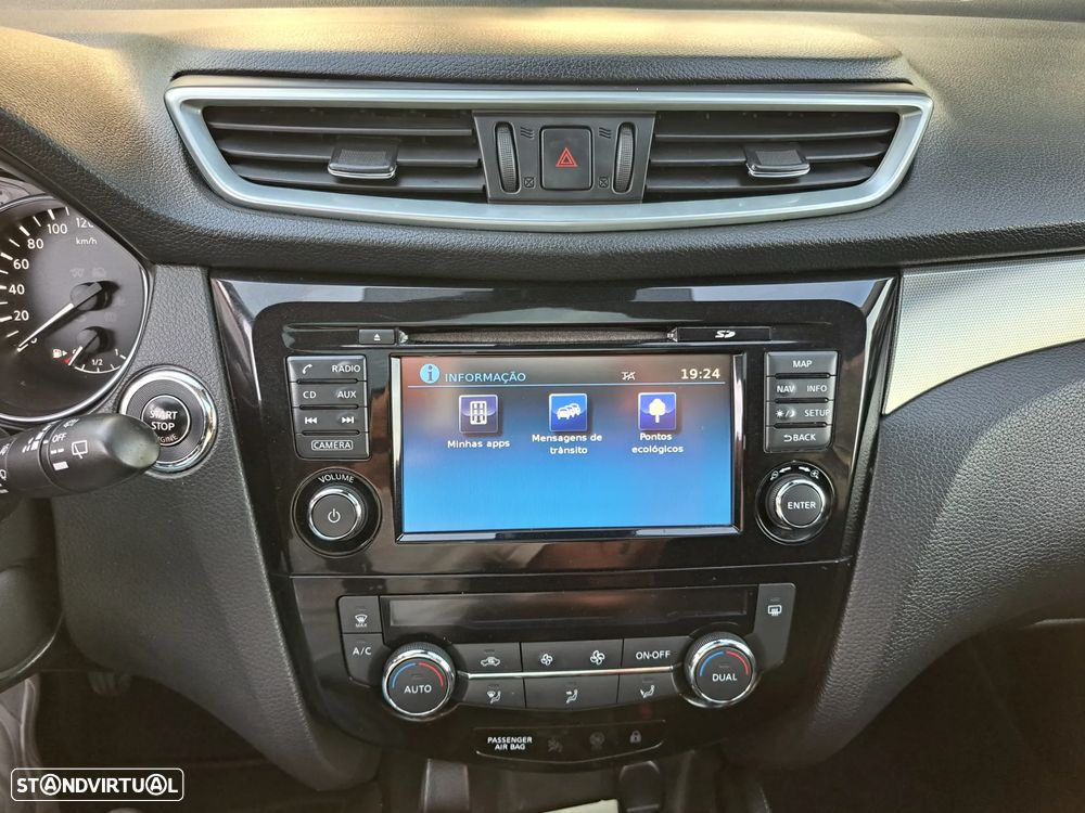 Nissan Qashqai 1.5 dCi N-Connecta 18 - 26