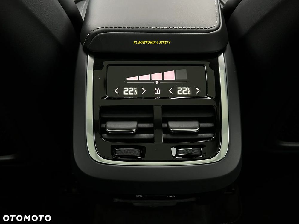 Volvo XC 60 B4 D AWD Plus Dark - 15
