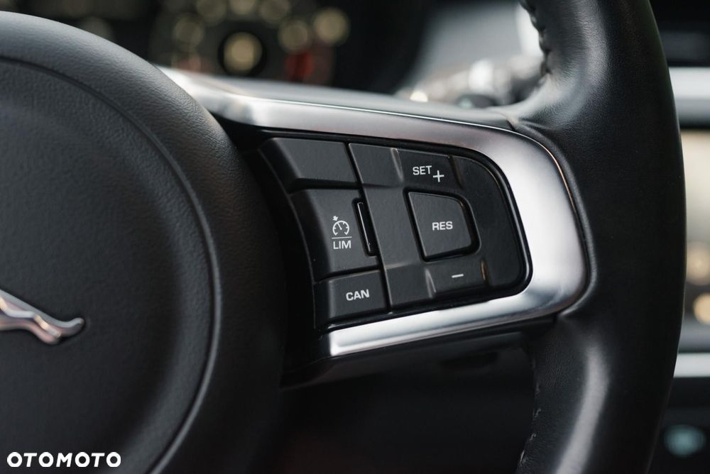 Jaguar E-Pace - 24