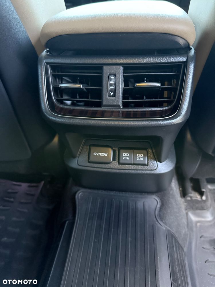 Lexus ES 300h Omotenashi - 38