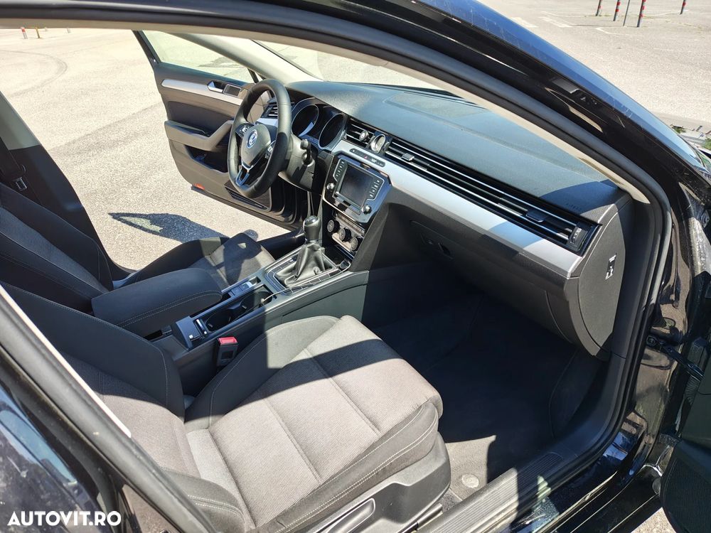 Volkswagen Passat 2.0 TDI Comfortline - 14