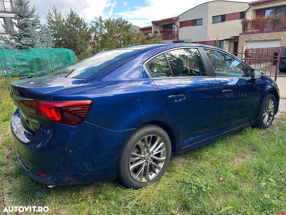 Toyota Avensis 2.0 D-4D Executive - 5