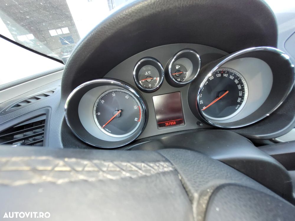 Opel Insignia 2.0 CDTI - 24