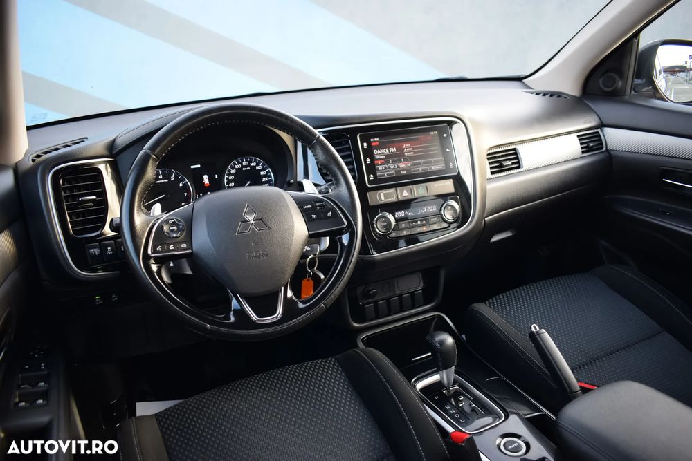 Mitsubishi Outlander 2.0 4WD CVT Plus - 14