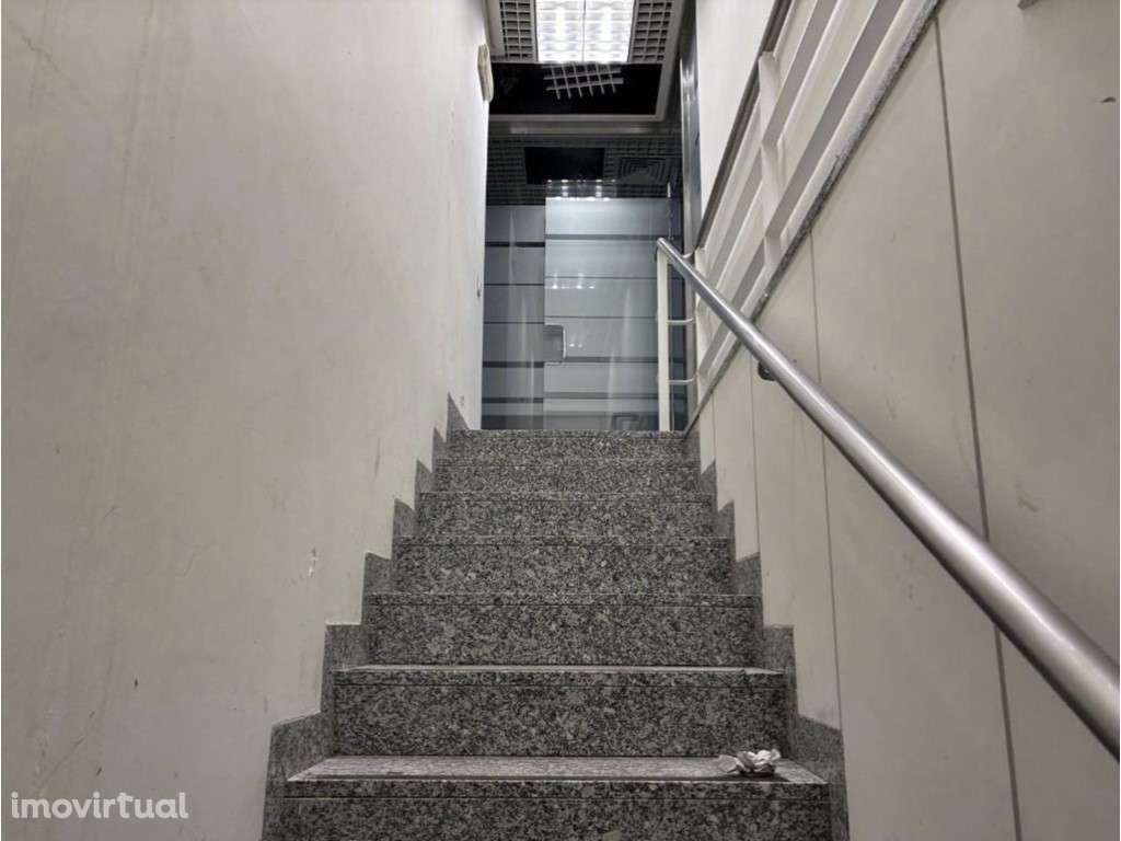 Loja Comercial | Póvoa de Santo Adrião - Odivelas | 370 m² - Grande imagem: 2/11