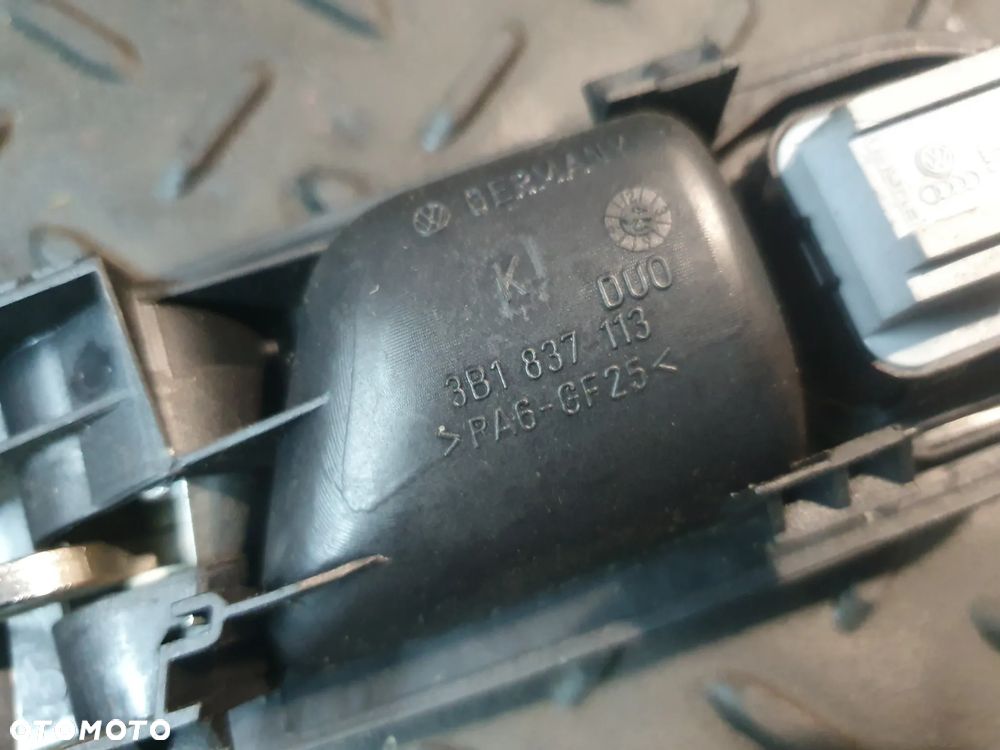 VOLKSWAGEN PASSAT B5 96-00 KLAMKA WEWNĘTRZNA LEWA 3B1837113 - 3