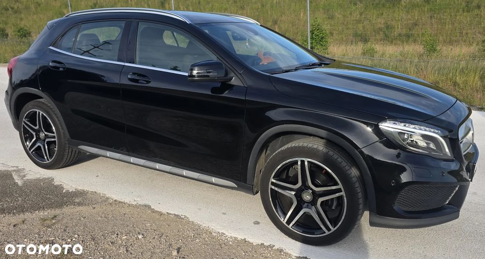 Mercedes-Benz GLA 250 4Matic 7G-DCT AMG Line - 11