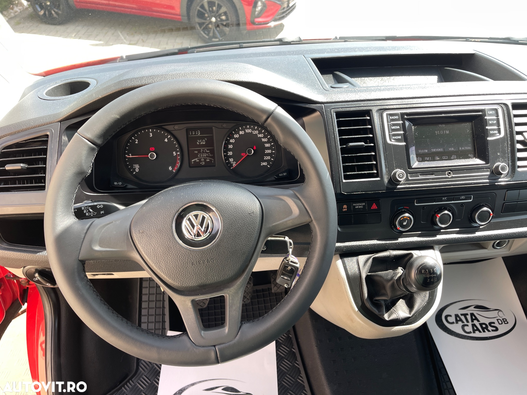 Volkswagen Transporter 2.0TDI  USI SPATE - 34