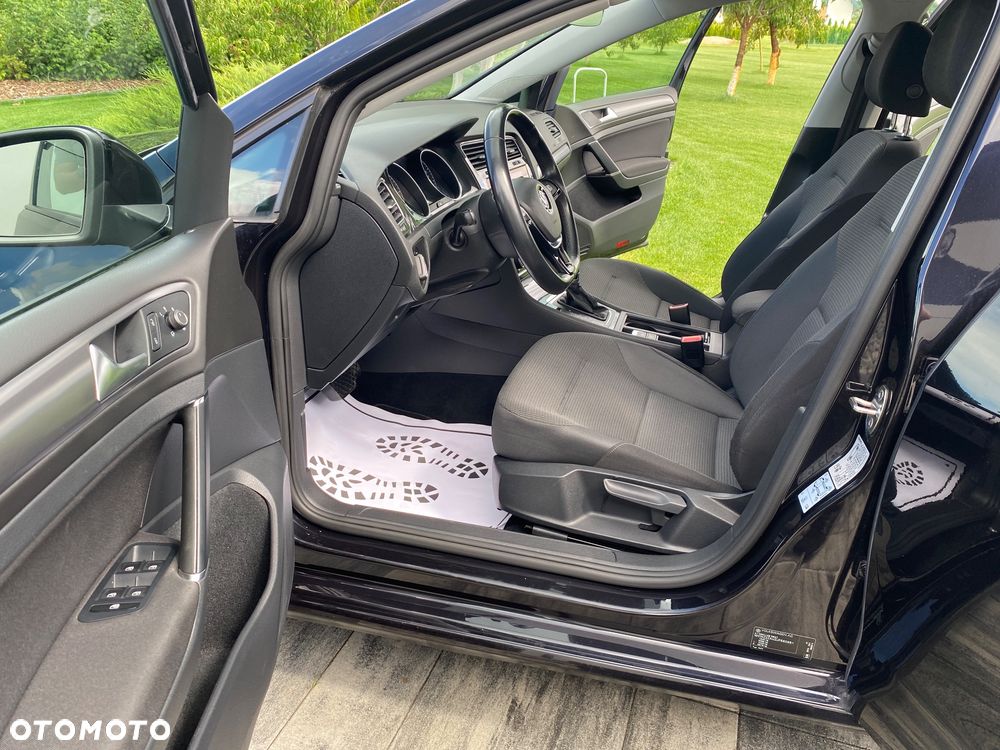 Volkswagen Golf - 11