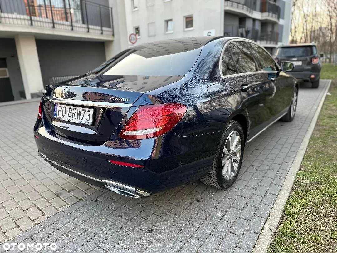 Mercedes-Benz Klasa E 220 d 4-Matic Business Edition 9G-TRONIC - 4