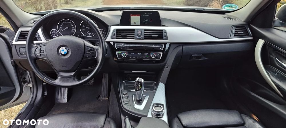 BMW Seria 3 320d - 12