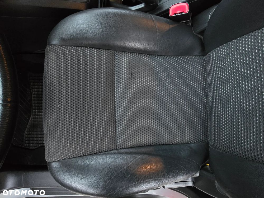 Chevrolet Captiva 2.4 4WD 7 Sitzer LT - 21