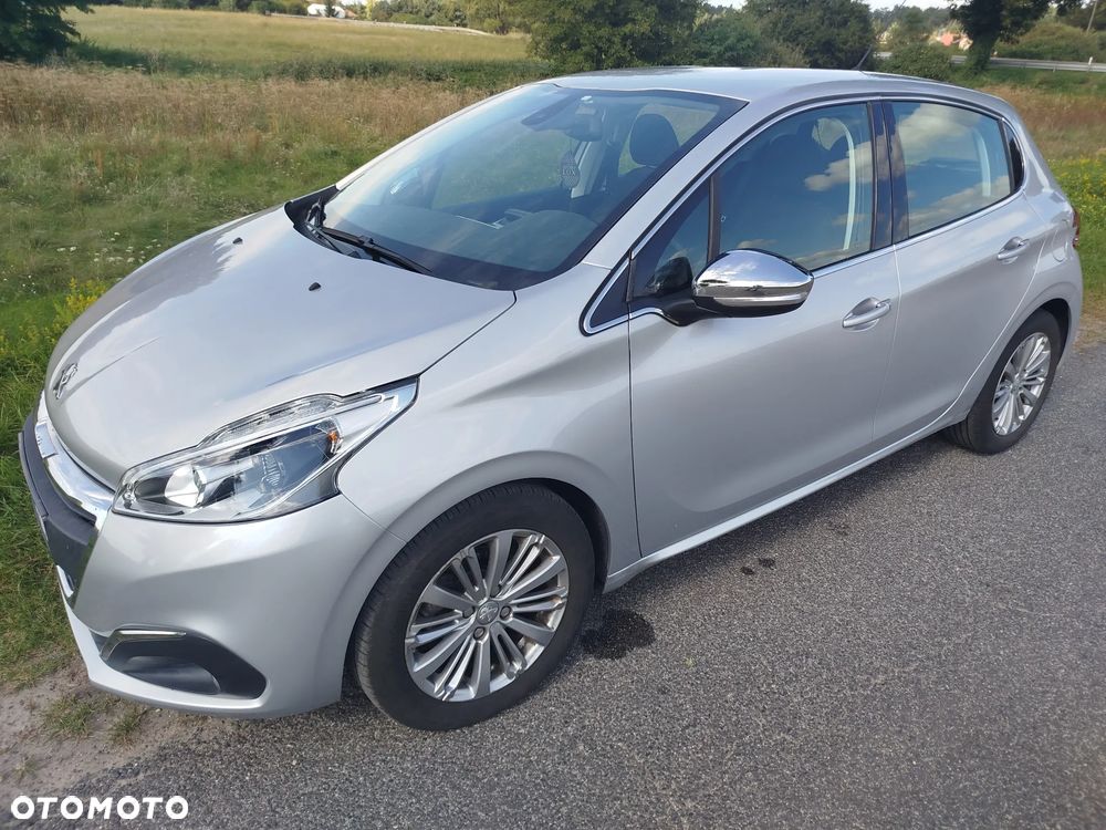Peugeot 208 2016 photo 2