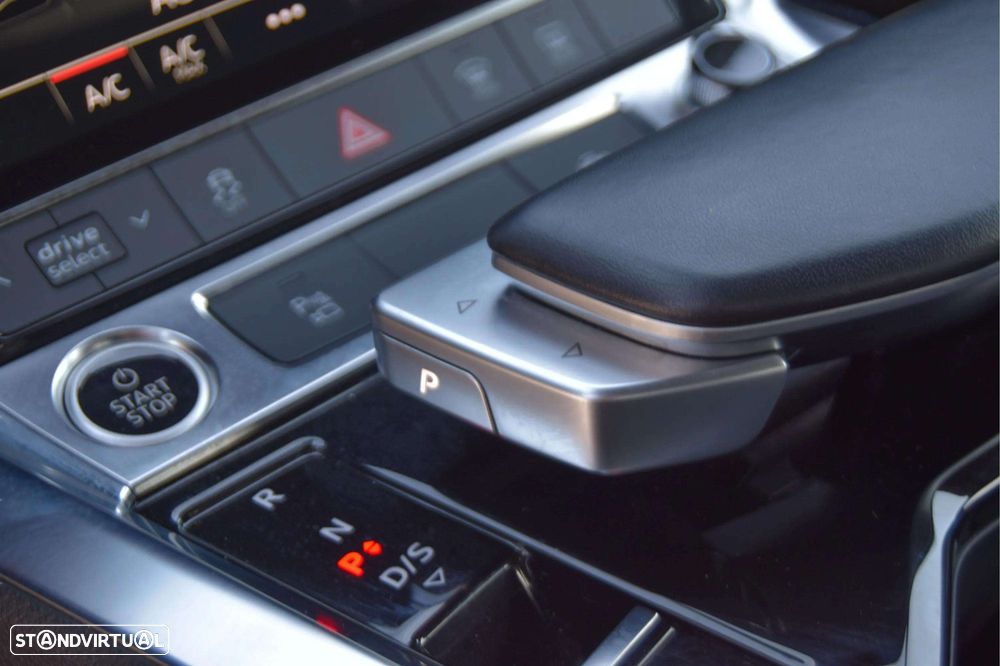 Audi e-tron 55 quattro S line - 11