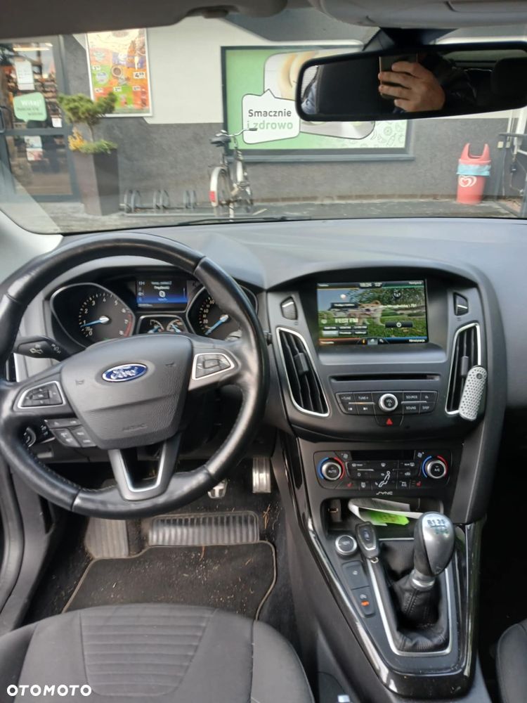 Ford Focus 1.5 EcoBoost Titanium ASS - 6