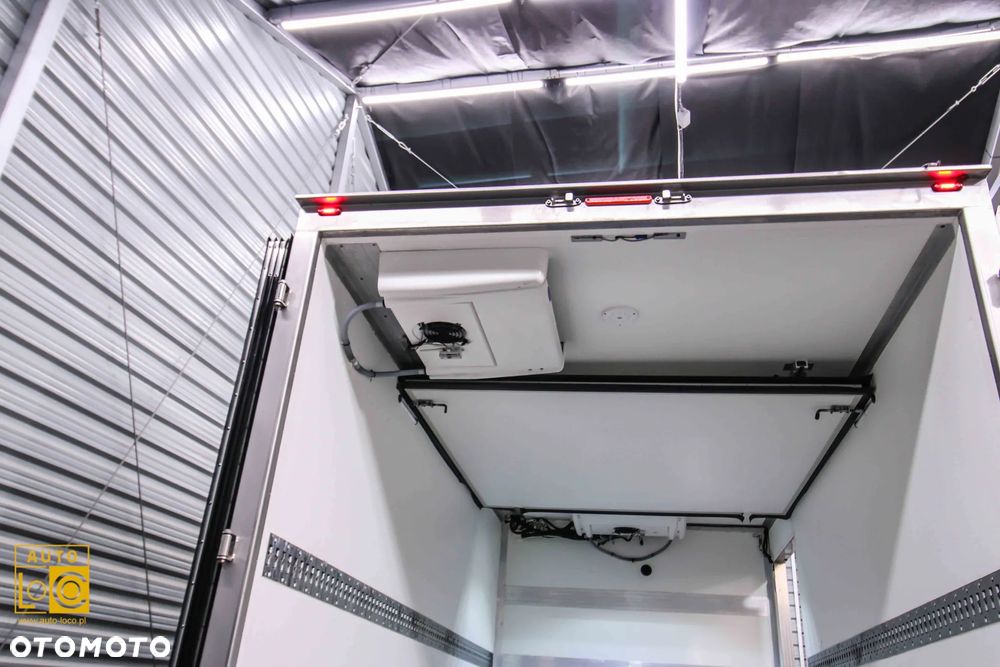 Iveco DAILY CHŁODNIA + MROŹNIA + AGREGAT x 2 + AUTOMAT - 13