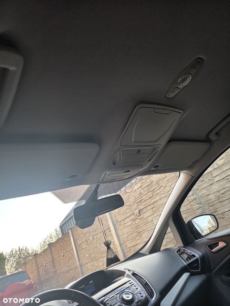 Ford Grand C-MAX - 11