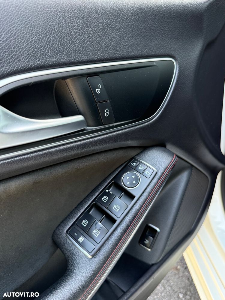 Mercedes-Benz CLA 220 CDI 7G-DCT AMG Line - 17