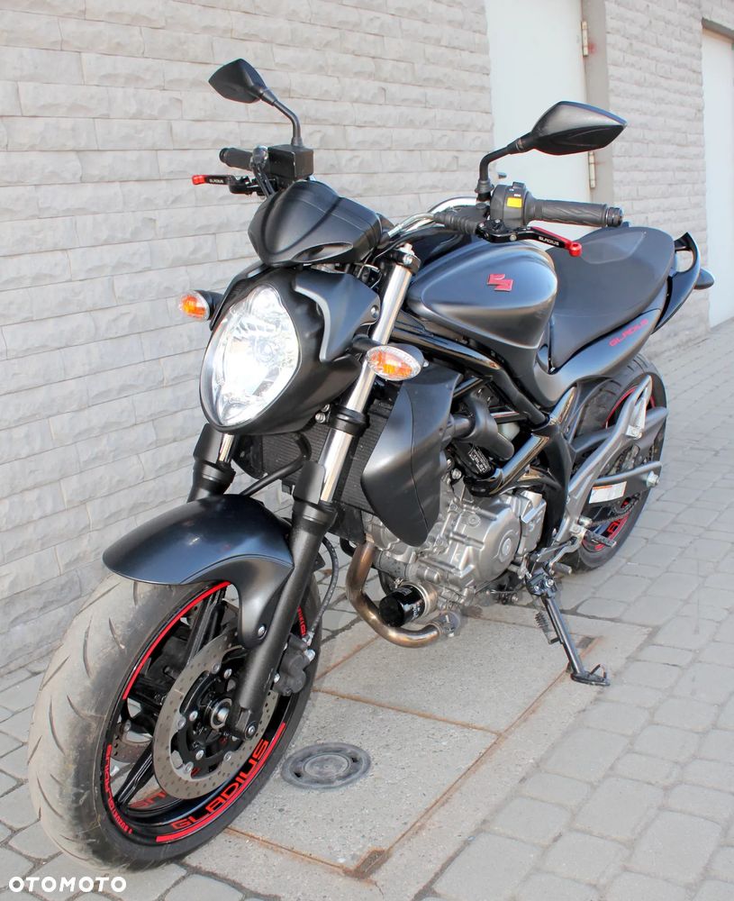 Suzuki Gladius - 3