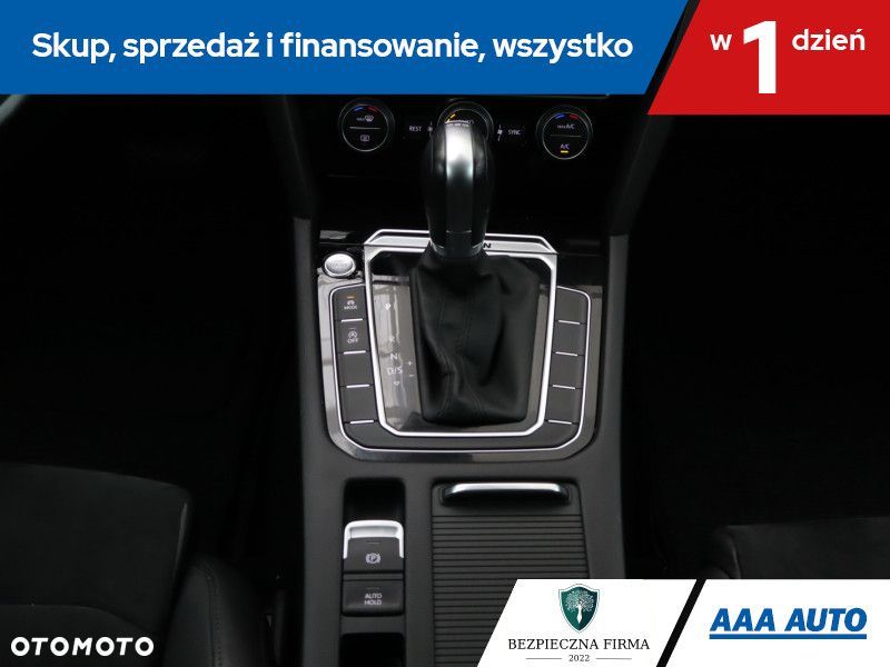 Volkswagen Passat - 18