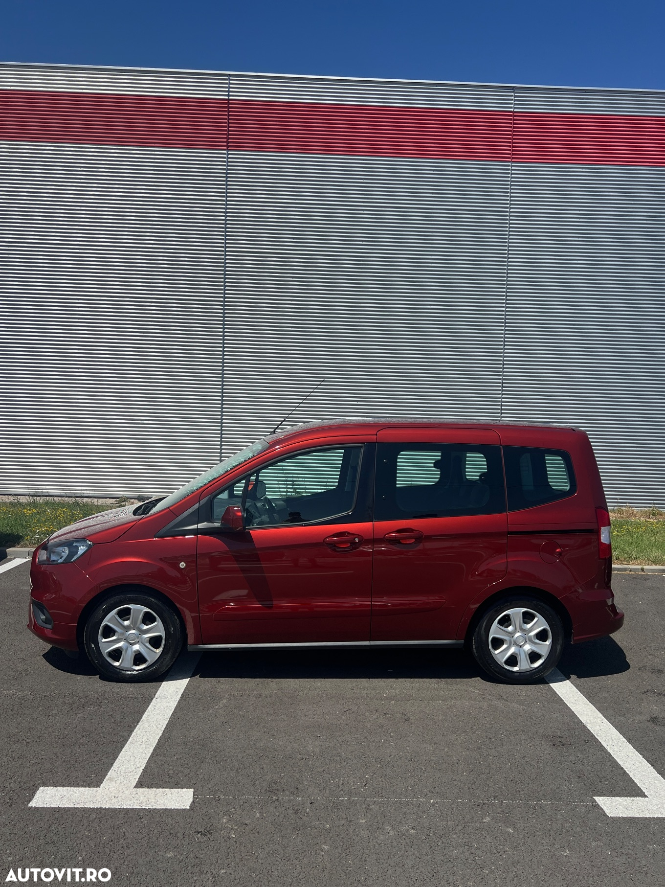 Ford Tourneo Courier 1.5 TDCi S&S Titanium - 4