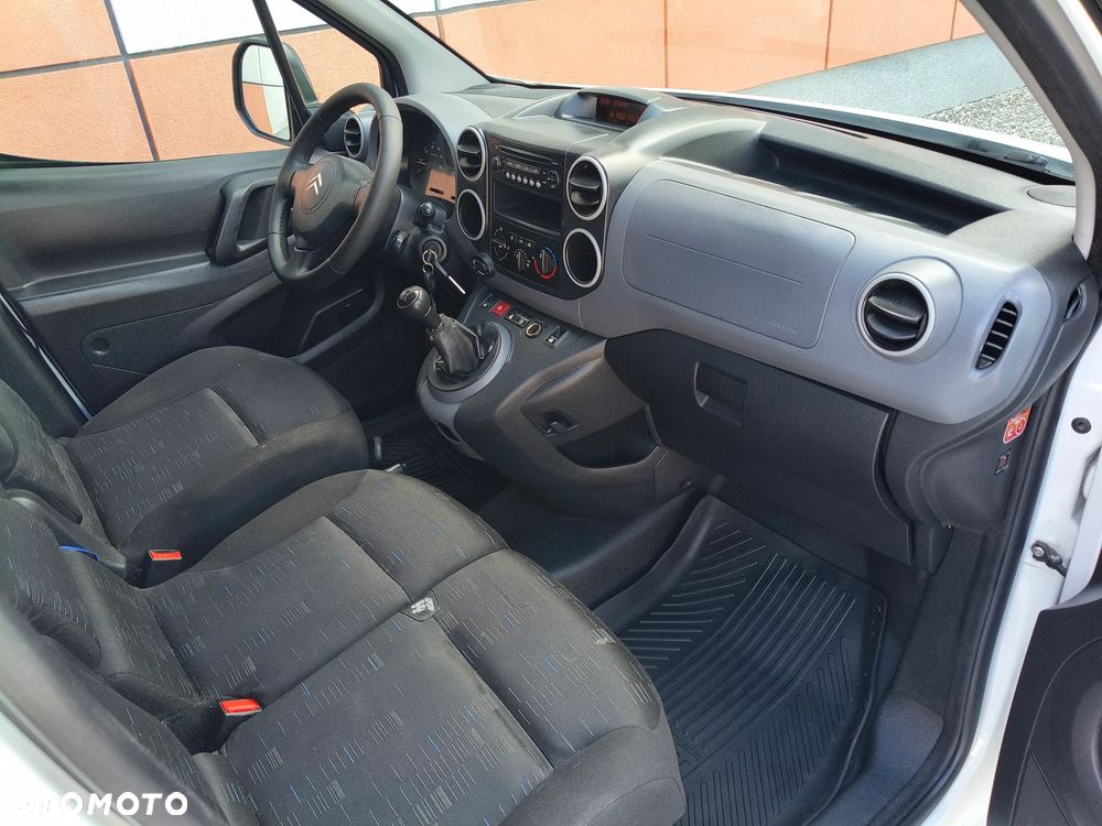 Citroën BERLINGO 1.6 HDI (90KM) 5-BIEGÓW (L1H1) KLIMA WEBASTO STAN IDEALNY 100% BEZWYPADKOWY SERWIS KM NIE MA RDZY - 10