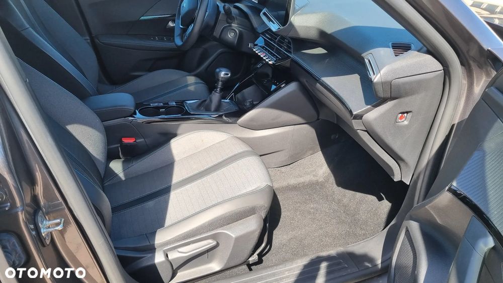 Peugeot 2008 PureTech 130 EAT8 Allure Pack - 26