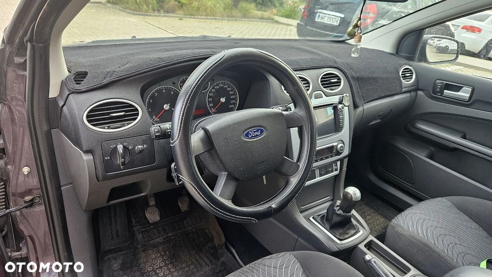 Ford Focus 2.0 16V Titanium - 14