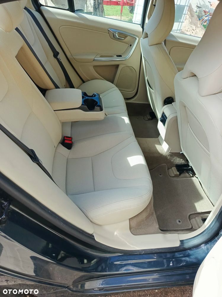 Volvo S60 D2 Momentum - 3