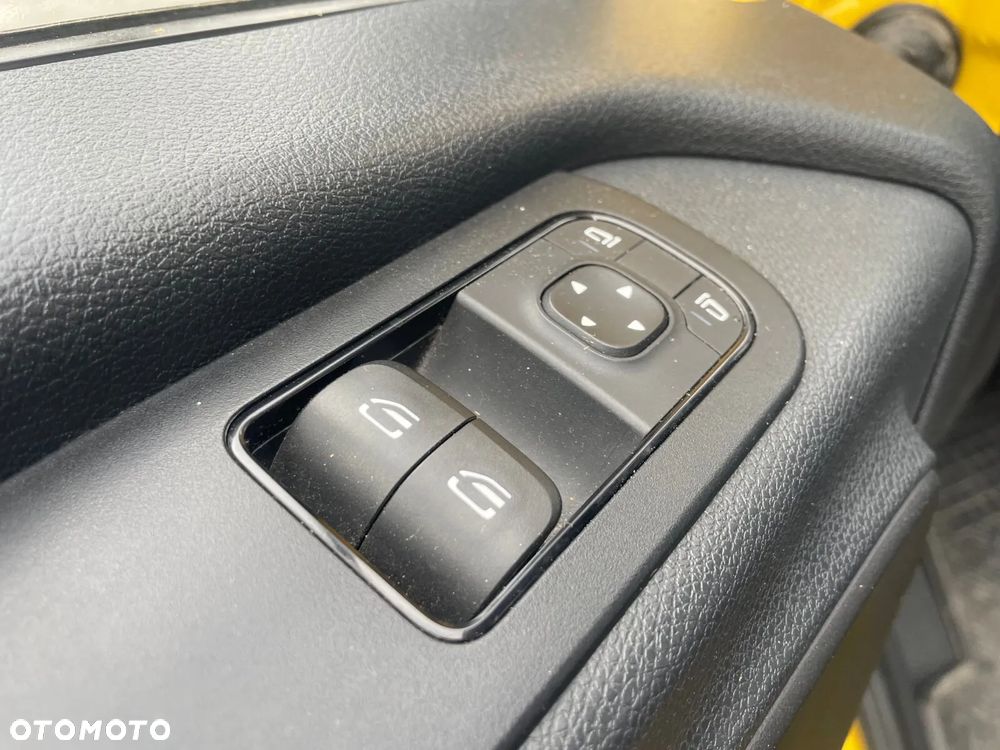 Mercedes-Benz Sprinter - 19