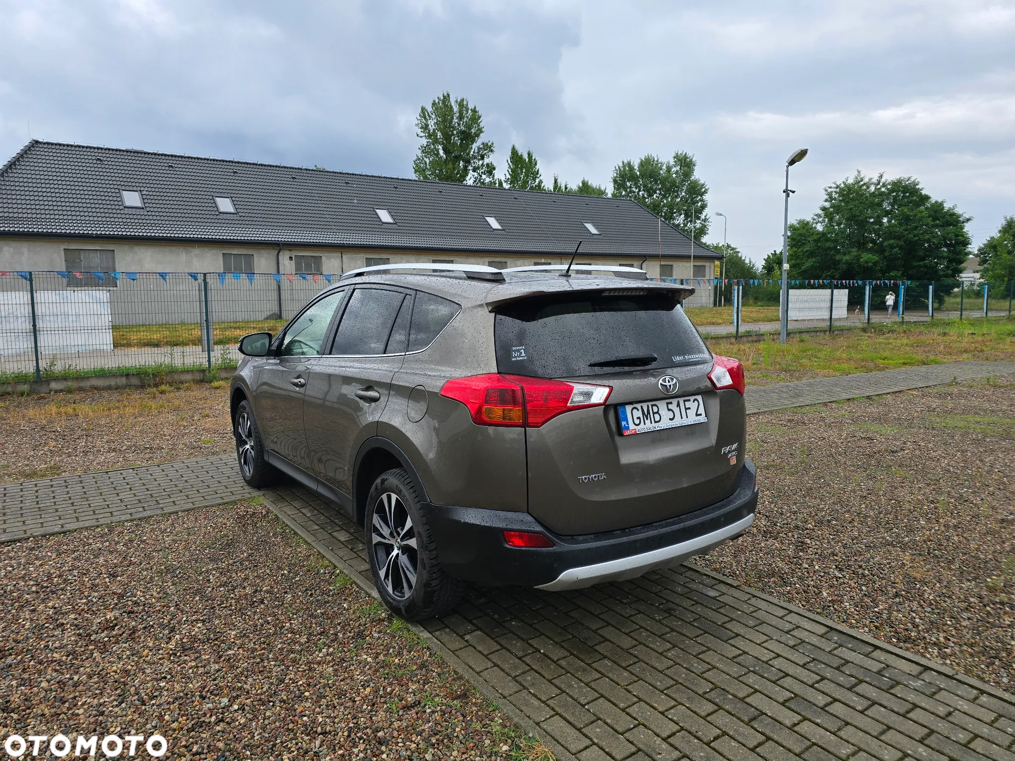 Toyota RAV4 2.0 D-4D Premium - 8