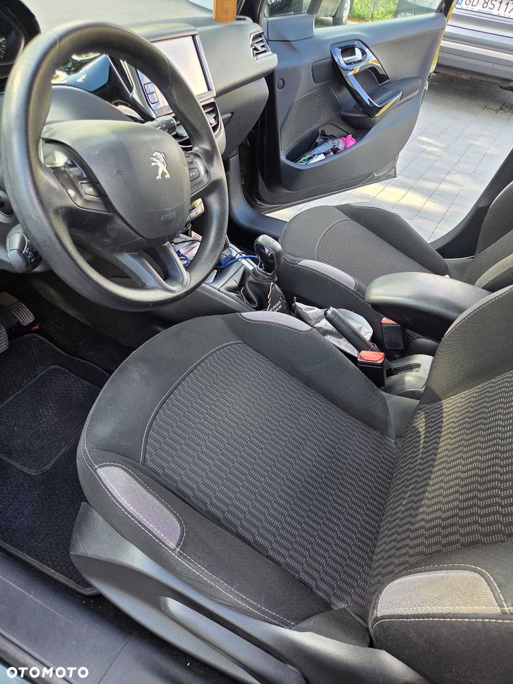Peugeot 208 - 7