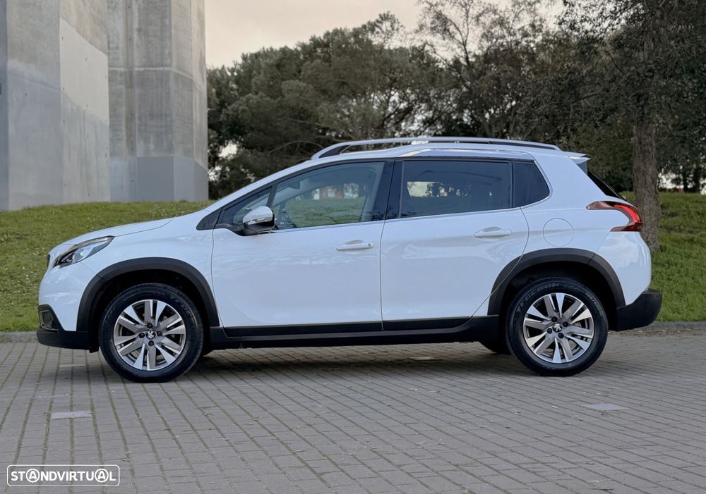 Peugeot 2008 1.2 PureTech Allure - 11