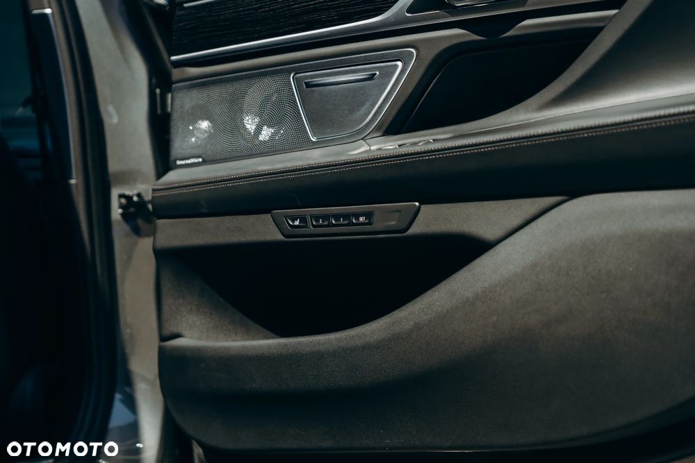 BMW Seria 7 740Ld xDrive - 25