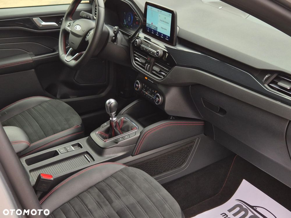 Ford Kuga 1.5 EcoBoost ST-LINE - 14