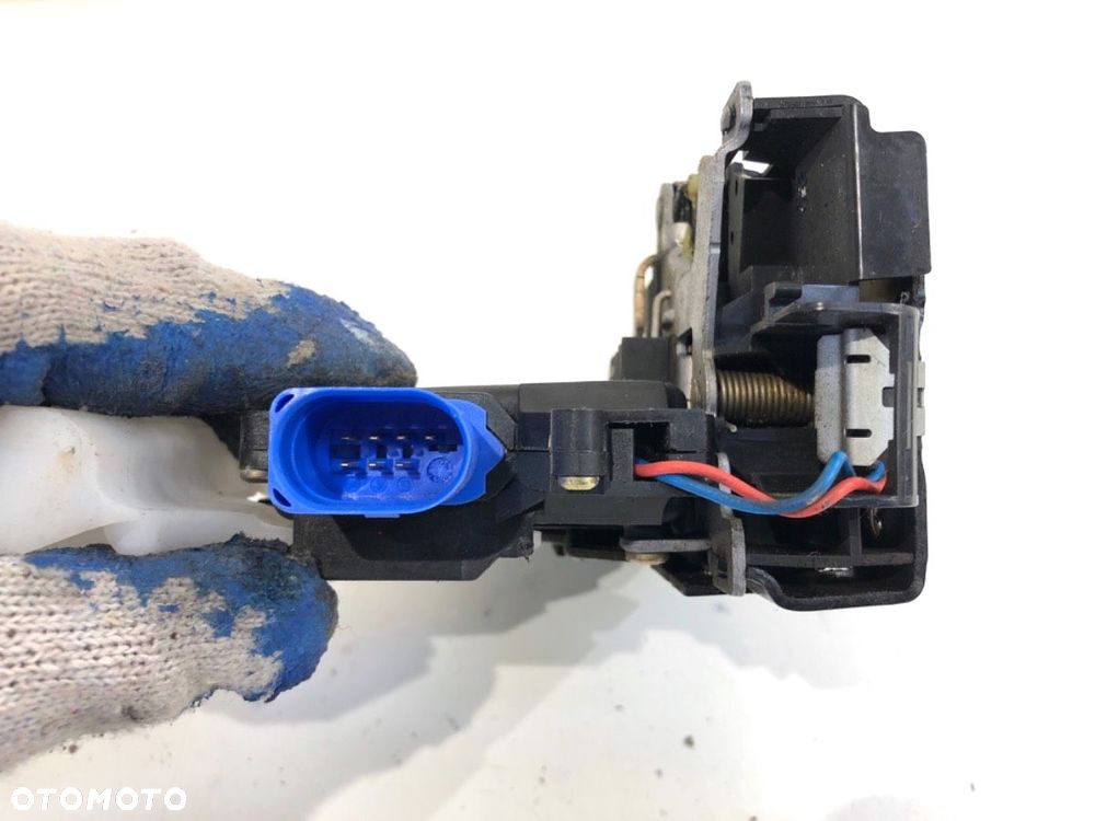 ZAMEK DRZWI LEWY TYŁ  VW TOURAN (1T1, 1T2) 2003 - 2010 1.9 TDI 74 kW [100 KM] olej napędowy 2003 - - 4